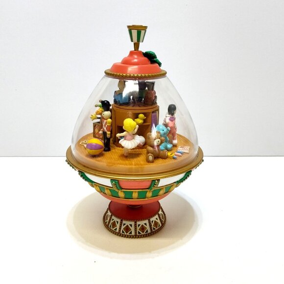 House Of Lloyd Christmas Around The World Twirl Top Toy Shop Works See Video VGC - Picture 9 of 15
